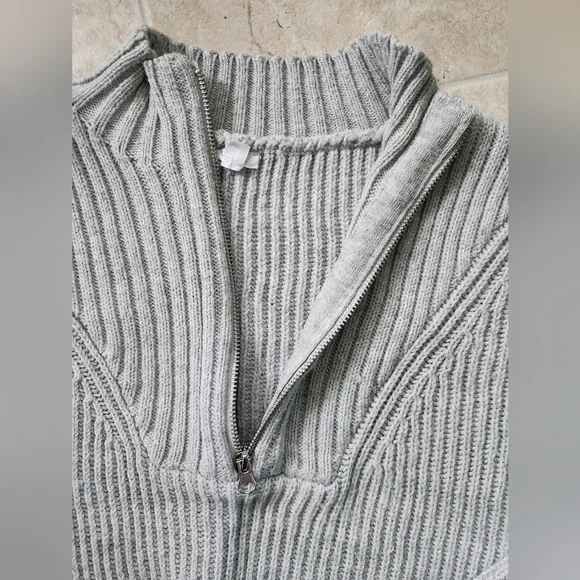 Garage Balloon Sleeve Quarter Zip Sweater - Size Large - Picture 2 of 9